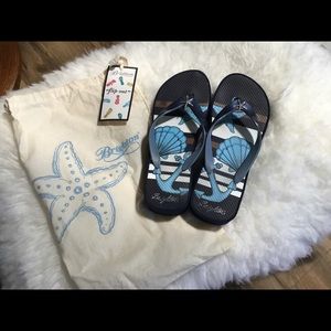 Brighton Shell Navy flip flops
